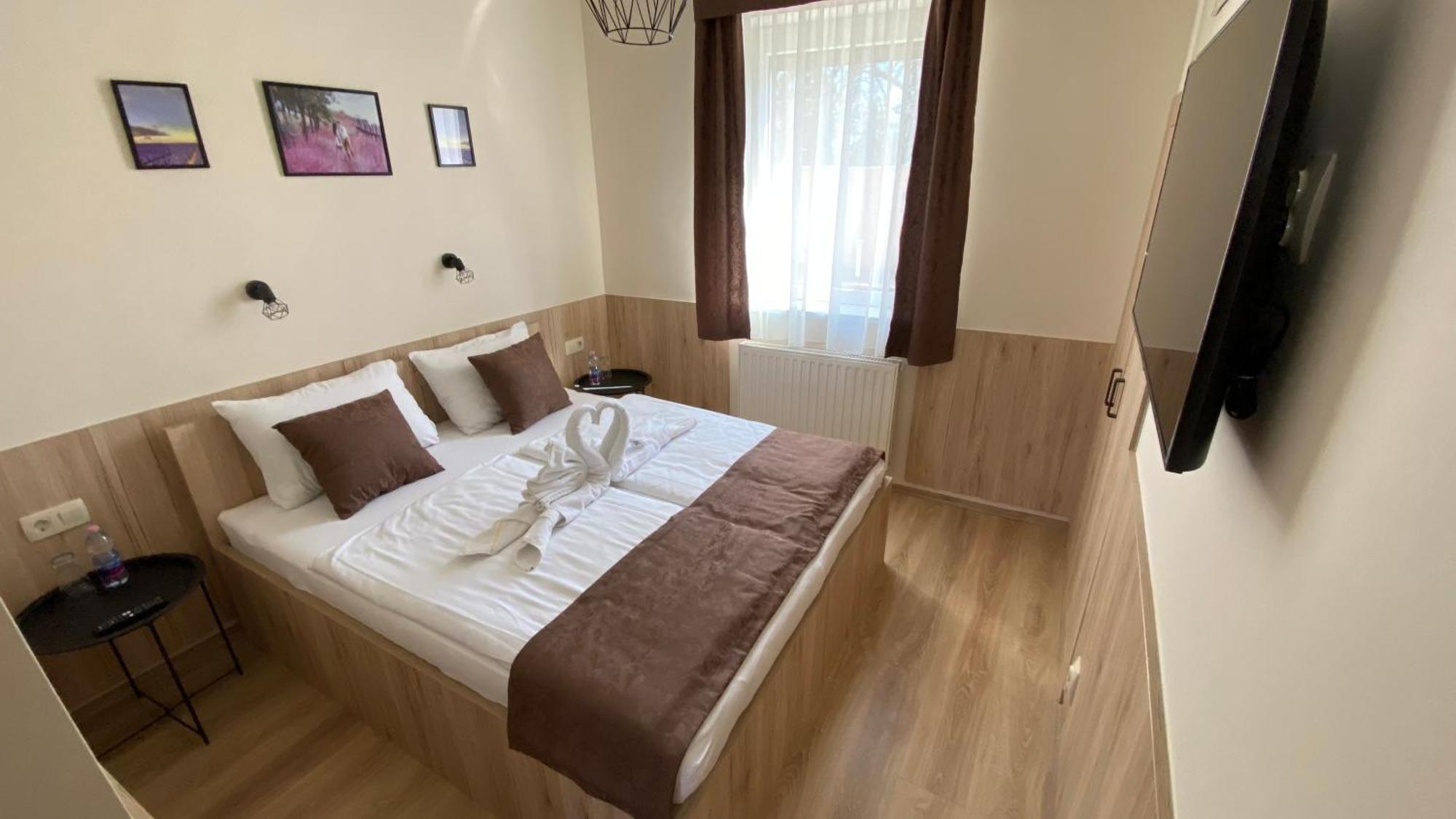 Levendula Vendeghaz Hotell Győr Exteriör bild