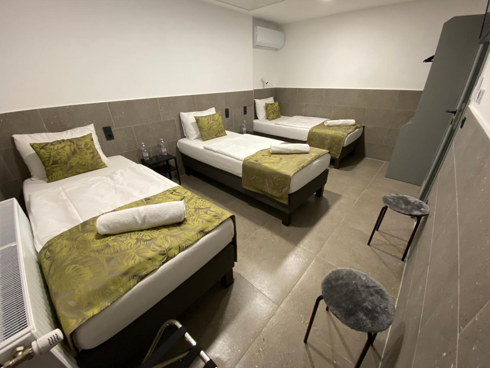 Levendula Vendeghaz Hotell Győr Exteriör bild